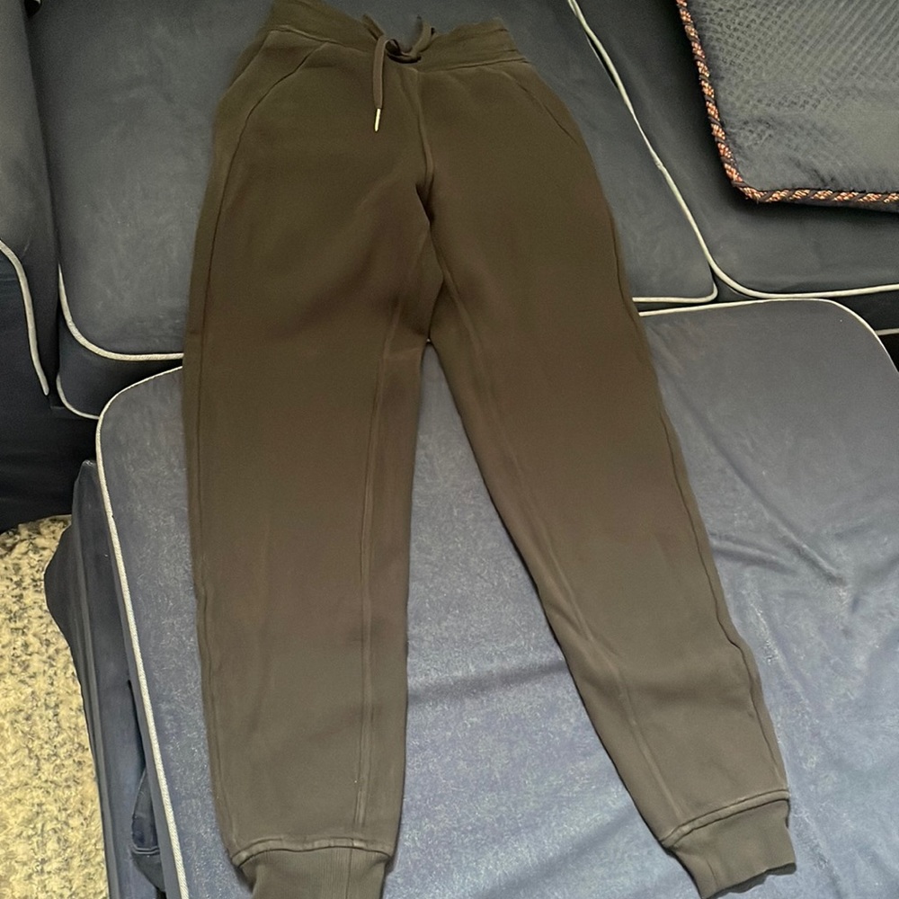 Lululemon joggers